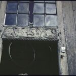 Christelijke zogenaamde 'verhalende' deurkalf, inmiddels verdwenen. Foto: Siebe Jan Bouma - Bron: Collectie Zuiderzeemuseum