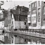 Westerkade 23-24-25 met rechts de achterzijde van het Reinildahuis (1979), Foto Ino Roël, Stadsarchief Amsterdam.
