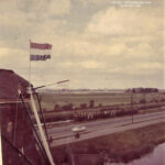 De Haarlemse tram (op achtergrond) reed tot 1957. Foto: familie van Beem (molenaar).