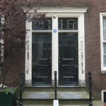 De entree van de woningen Kerkstraat 196 en 198.