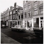 Herenstraat 33 met deels afgebroken bovenverdiepingen. Foto: Stam, Jan (1918-1980), Stadsarchief Amsterdam