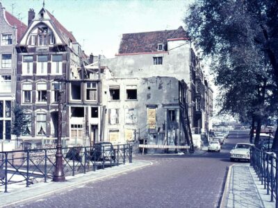Binnenkant 50 en Kalkmarkt 13 tijdens restauratie (1971).