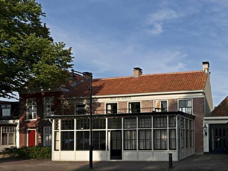 Het Wapen van Heemstede na restauratie door Stadsherstel. Foto: Copyright Theo Out.