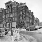 Oude Waal 4 - 8 (ged.) v.r.n.l. Foto: Han van Gool, Stadsarchief Amsterdam.