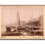 Kalkmarkt 12-13 en op de voorgrond de West-Indische Waterkering, ca. 1880. Foto A. Jager, Stadsarchief Amsterdam