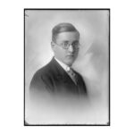 Tussen 1909-1922 is hier de praktijk van dr. W. Vetter. Deze foto is gemaakt in die periode en afkomstig uit de collectie van atelier J. Merkelbach. Bron: Stadsarchief Amsterdam