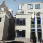 Rechts Koestraat 24-30 en links nummer 20-22, achtergevels in 1993.
