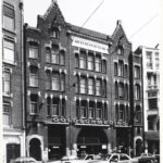Goldschmeding was vanaf 1923 gevestigd aan de Raadhuisstraat. Foto: Alberts, Martin, 1986, Stadsherstel Amsterdam.