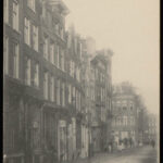 Prentbriefkaart ca 1900 Herenstraat nrs. 25-41. Stadsarchief Amsterdam.