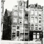 Aardappelenhandel op nummer 19 (rechts, oude nummering), ca. 1909. Foto: Visser, C., Stadsarchief Amsterdam.