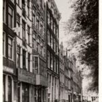 Oude Waal 2-20 (ged.) (v.r.n.l.) in 1934. Foto: Stadsarchief Amsterdam.