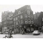 Dandy broekenmode in het onderstuk, ca. 1972-1975. Foto: Stadsarchief Amsterdam.