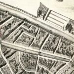 We zien het pand terug op de stadskaart van De Hooghe uit 1688 waar op dit gedeelte van de Spaarnwouderstraat 10 panden getekend staan, wat overeenkomt met de huidige bebouwing. Ons pand is in het rode kader het 2e van links. Bron: Rijksmuseum
