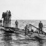 Een Duitse UC-1 klasse onderzeeër tijdens de Eerste Wereldoorlog; zij plaatsten circa 12 mijnen per keer.