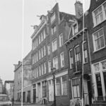 Laagte Kadijk 1 - 7 (gedeeltelijk) in 1961. Foto: Schaap, C.P., Stadsarchief Amsterdam.