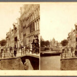 Kloveniersburgwal richting Nieuwmarkt. Op de voorgrond de brug naar de Raamgracht, ca 1860-1870. Foto: Stadsarchief Amsterdam.