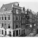 Leegstand in 1984, op het raam staat nog Videotheek te lezen. Foto: Stadsarchief Amsterdam.