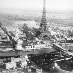 De Wereldtentoonstelling met de Eiffeltoren als toegangspoort anno 1889.