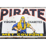 Emaille reclamebord Pirate Virginia Cigarettes met coupons. Bron: Enkhuizen.site.