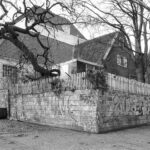 Achterzijde Amstelkerk met bijgebouwen in 1987. Foto: Gool, Han van, Stadsarchief Amsterdam.