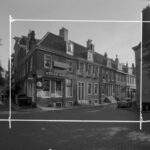 Het derde huis van links is nummer 5-87 anno 1963. Foto: Schaap, Stadsarchief Amsterdam.