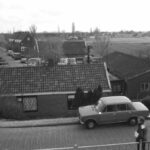 Achter de Landsmeerderdijk 27 ligt de Stoombootweg. Het 2e huisje is nr. 4, door Han van Gool (1984), Stadsarchief Amsterdam
