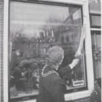 De naam Het Dubbeld Ancker terug op de gevel. Op 14 december 2002 opende burgemeester mevrouw Tine van der Stroom-van Ewijk de nieuwe galerie 'AmstelArt' van GertJan en Karin Keizer. Bron: Heerlijkheden, HVHB