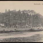 Hoek Kalkmarkt Binnenkant met café-billard in ons pand (links). Circa 1910, Stadsarchief Amsterdam.