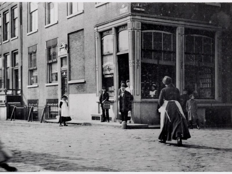 Geldersekade apotheek historische foto