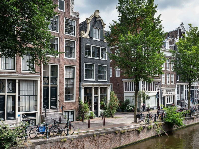Brouwersgracht 46, Amsterdam, aangekocht door Stadsherstel. Foto 15 Juli 2020.