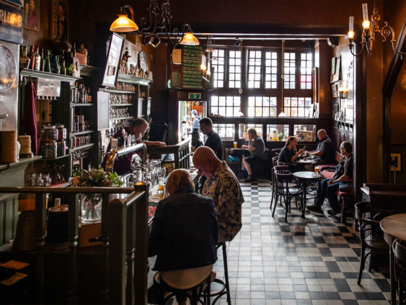 Amsterdamse Bruine Kroegen Binnen De Singelgracht
