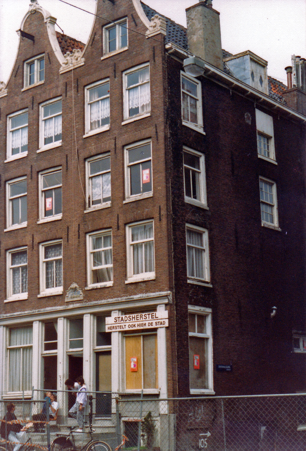 Hoogte Kadijk 107-117 (1988). Foto: Ruud M. van Dijk